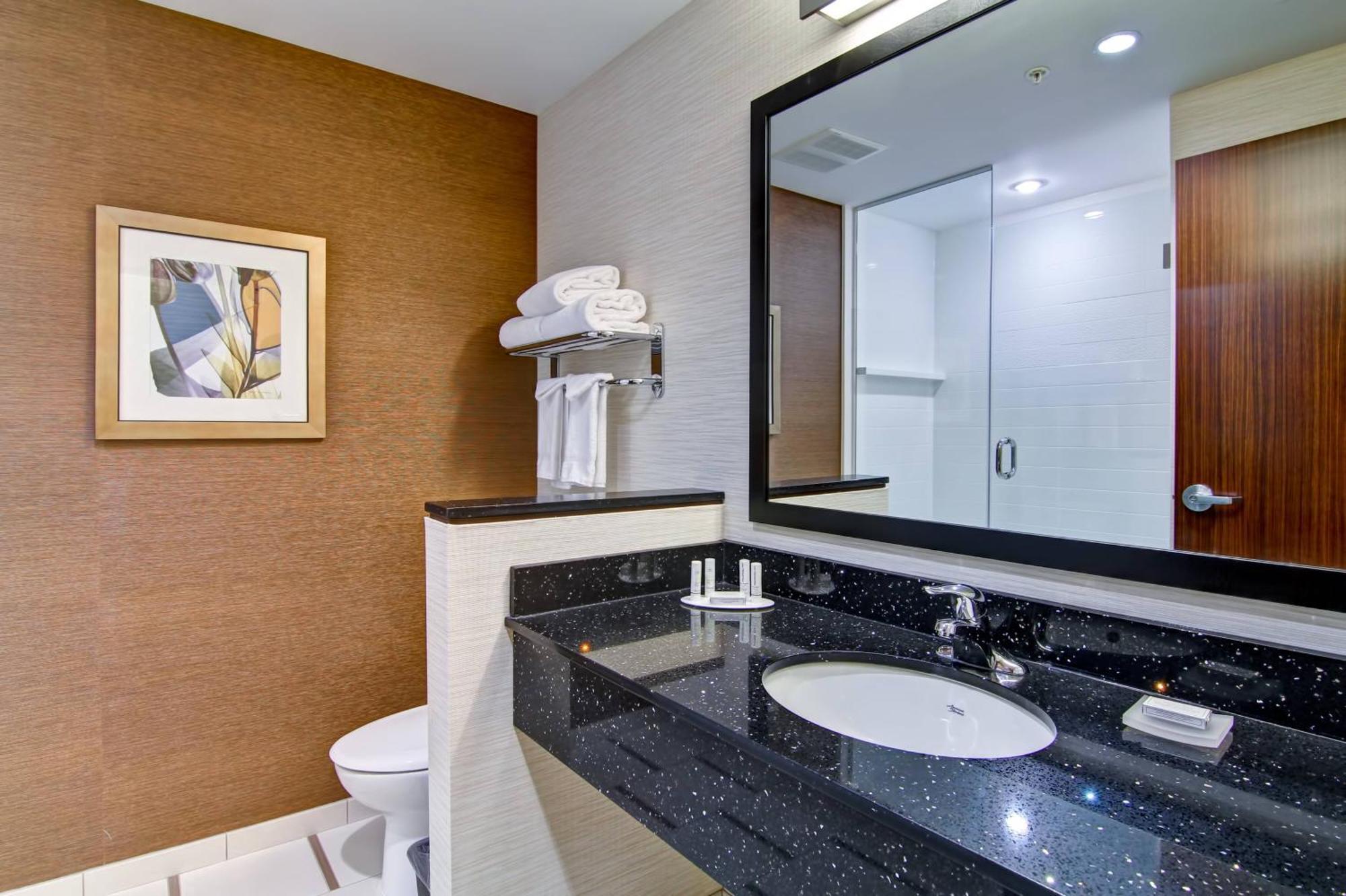 Fairfield Inn & Suites By Marriott Kamloops Extérieur photo