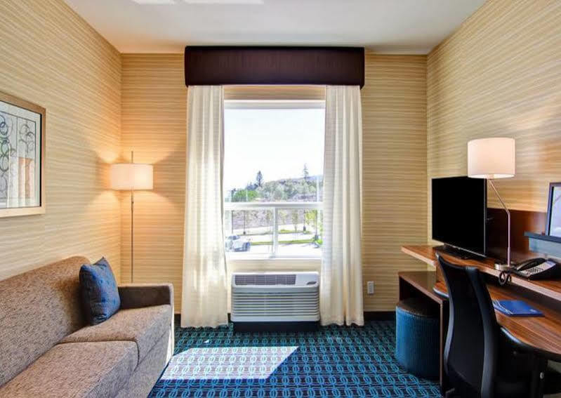 Fairfield Inn & Suites By Marriott Kamloops Extérieur photo